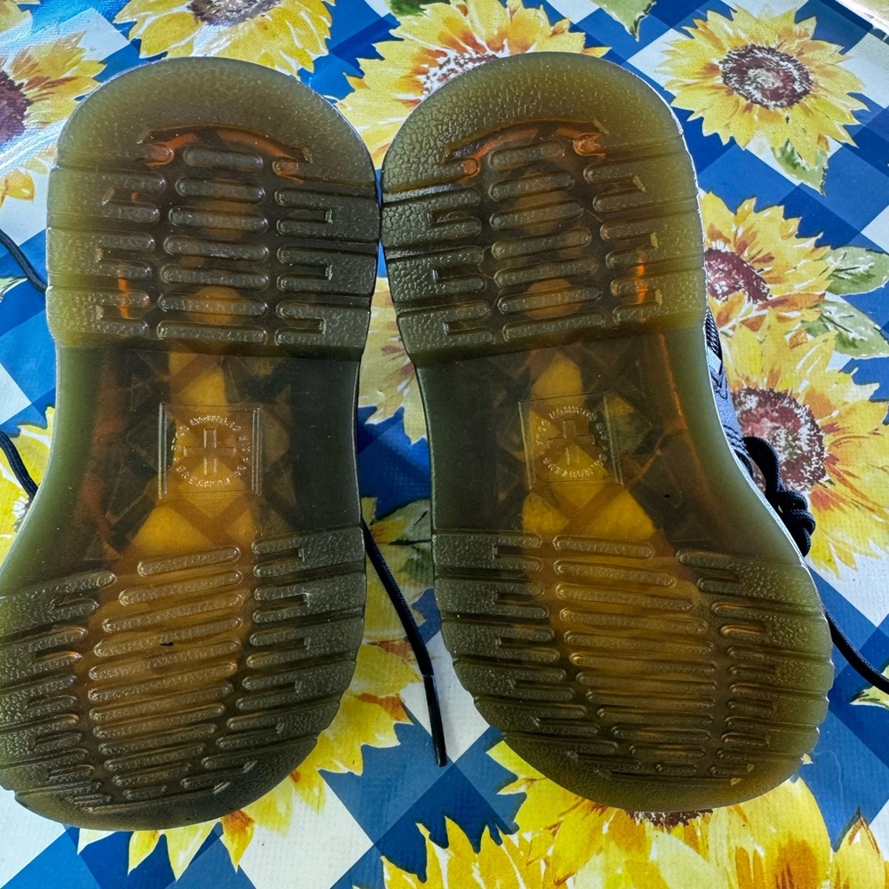 Doc Martens Toddler Leather Boots - Picture 4 of 7